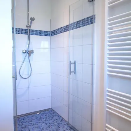 Reethus Gluecklicher Matthias Hausteil Uasterlun *